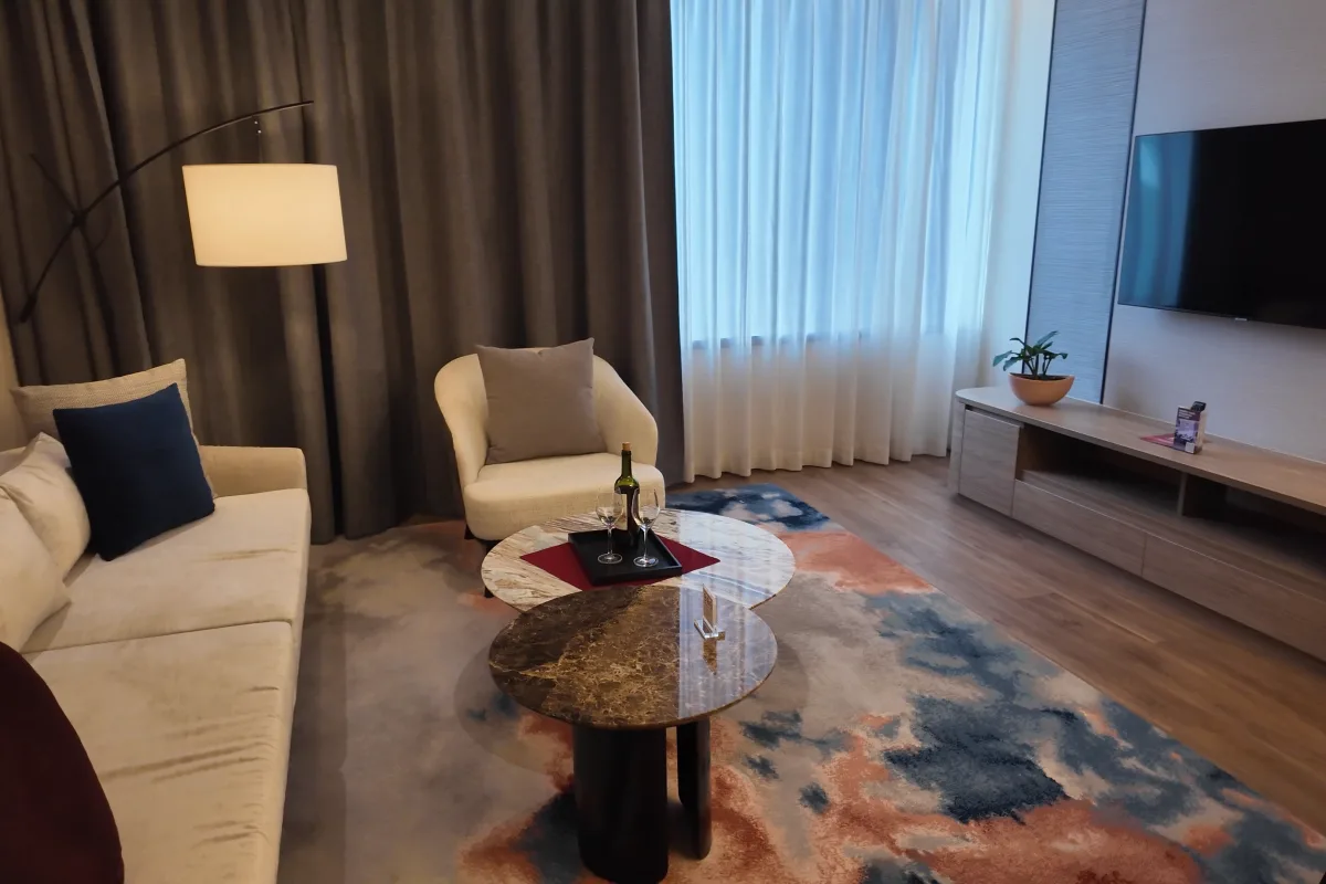 Video: 1 Schlafzimmer Premier, 65 qm — Ascott Embassy Sathorn