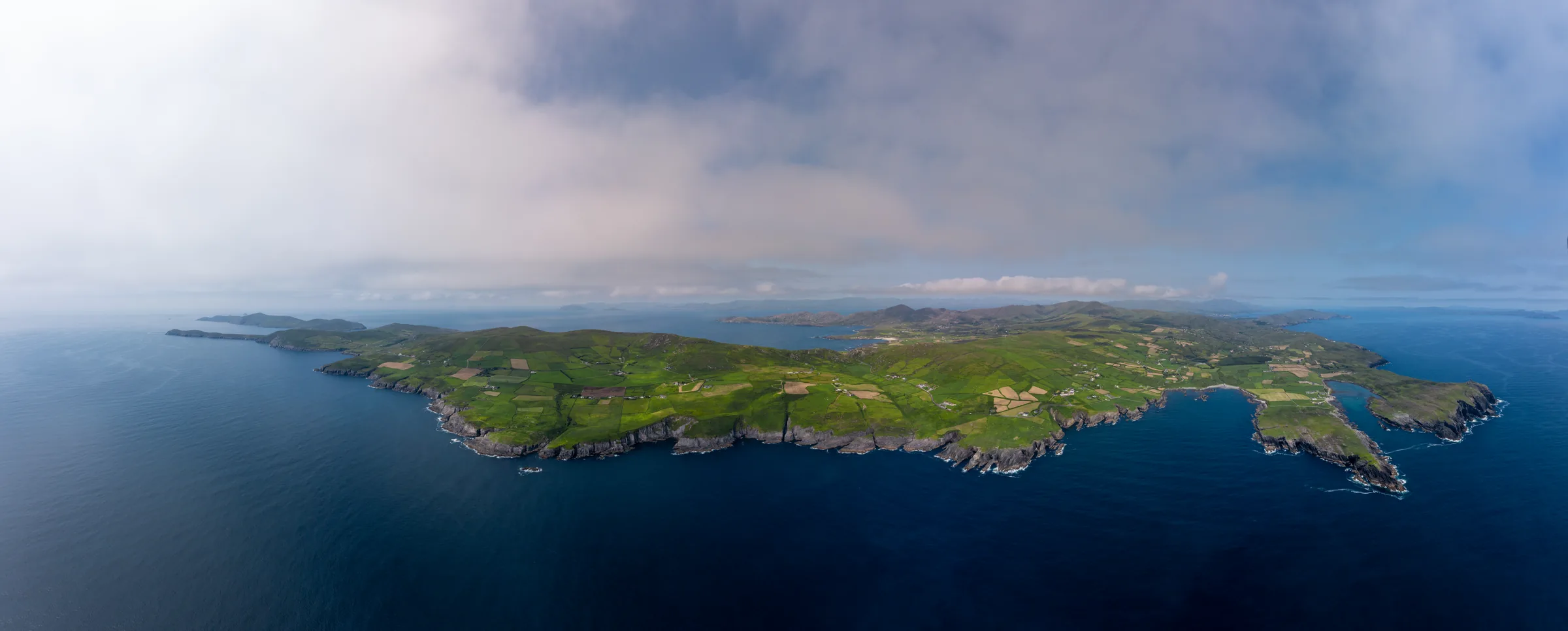 Panorama von Dursey Island und der Beara-Halbinsel im Südwesten Irlands