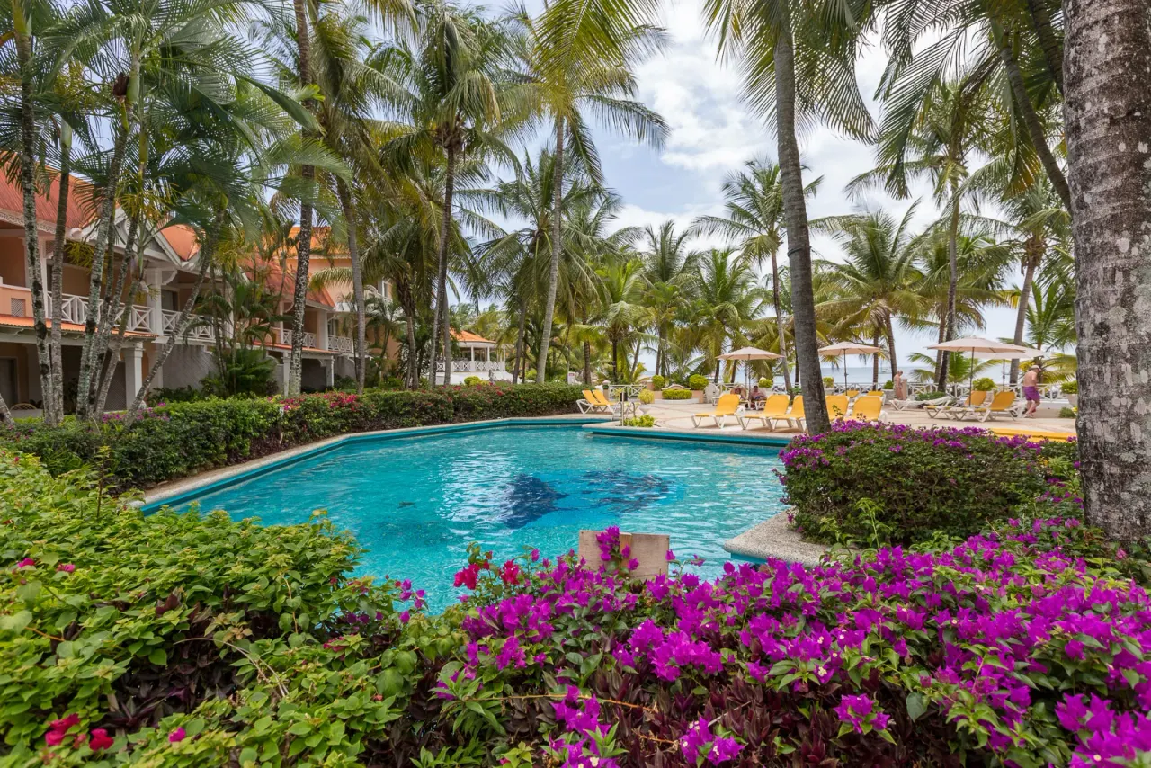 Coco Reef Resort & Spa, Crown Point – Pool